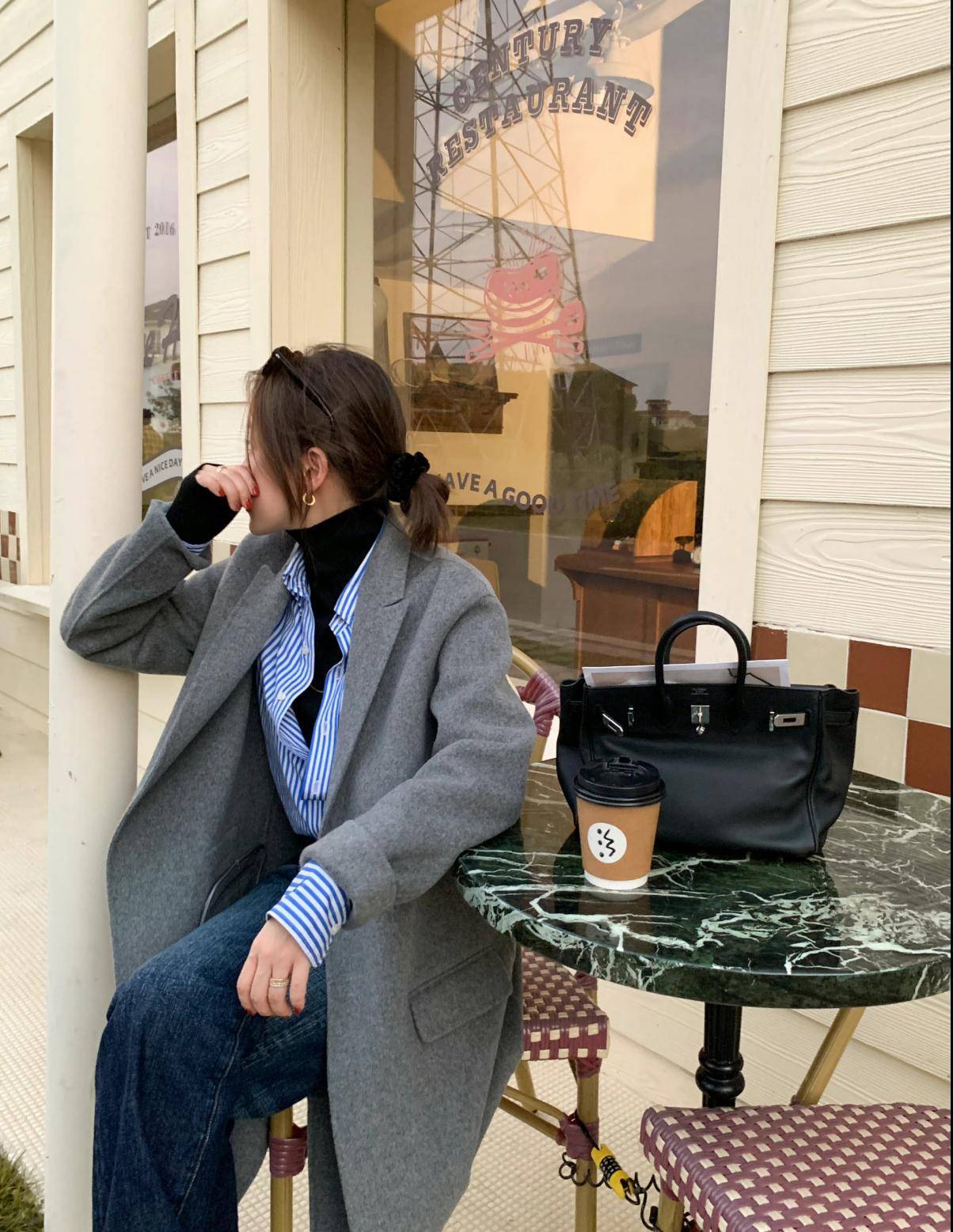 今年秋冬又流行了一种穿法:叫"三明治叠穿法",时髦显高又洋气