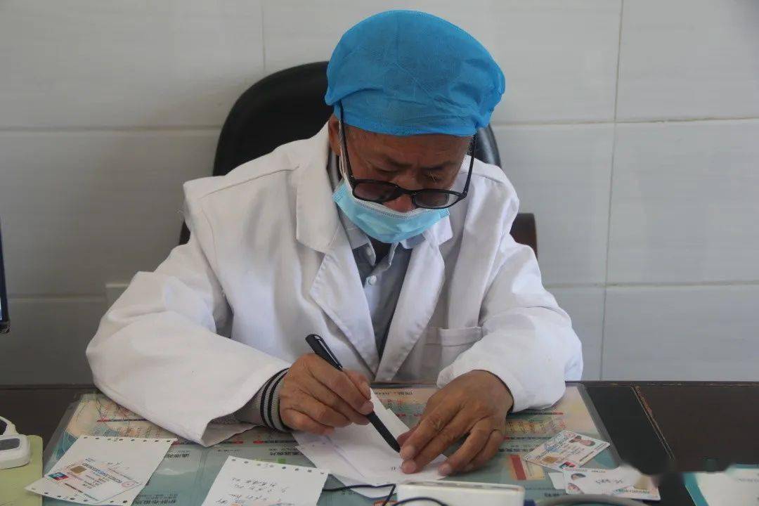 【非凡十年】李学东:用心守护乡邻健康_医疗_李医生_祥云