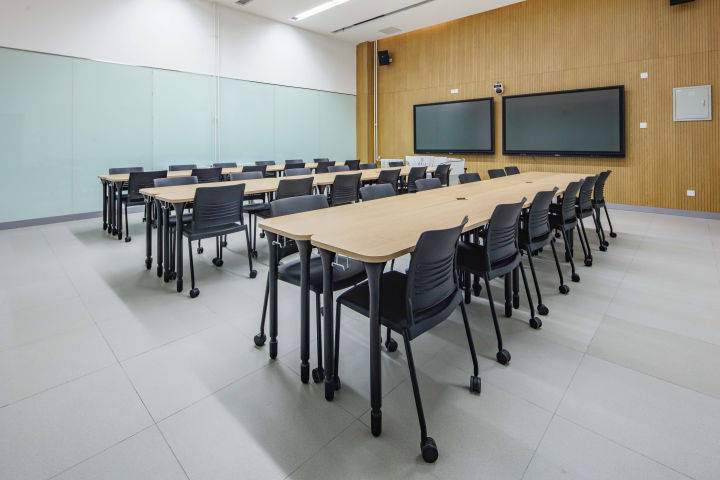 学校家具 | 现在的学生都喜欢什么样的创客教室桌椅呢?