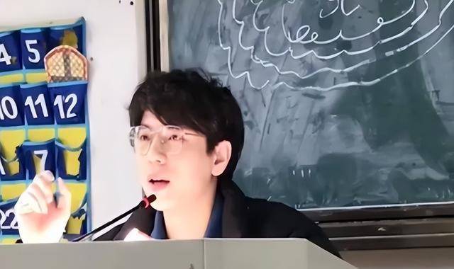 河南一高校毛概老师火了,高颜值引官方注意,教学能力获学生认可_质疑