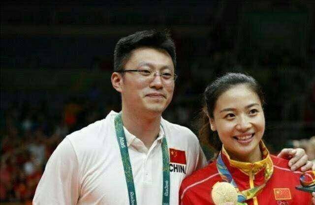 年出生的袁志,身高1米93,也是一位大帅哥,他比张晨更早进入中国男排