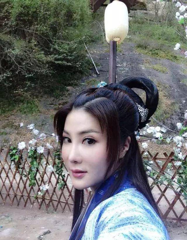 张铁林曾扬言非她不娶,后因拍戏瘫痪,情路坎坷至今未婚_杨丽菁_杨紫琼