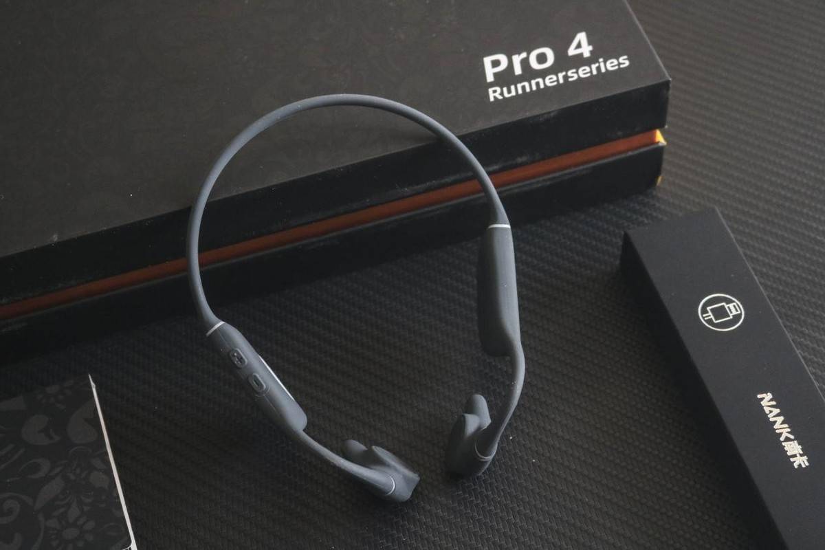 南卡runner pro4评测:仅售1498元,第四代骨传导技术到底有多强_耳机