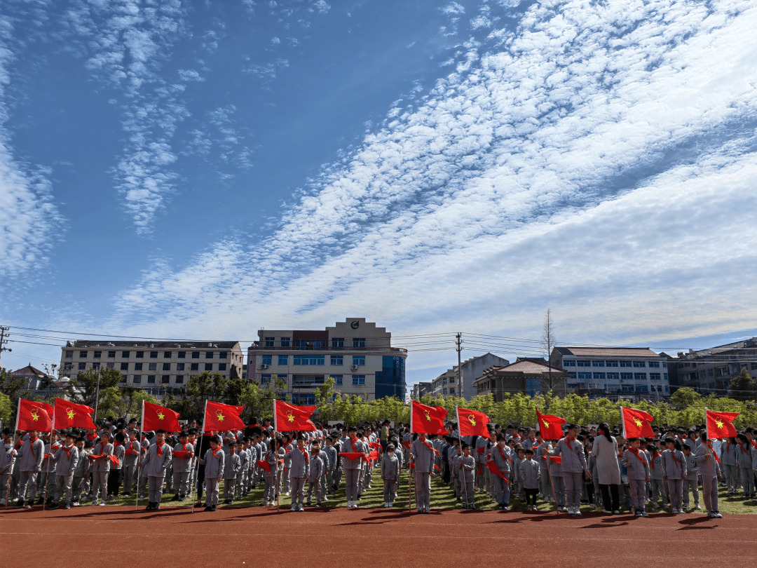 温岭市新河小学图片