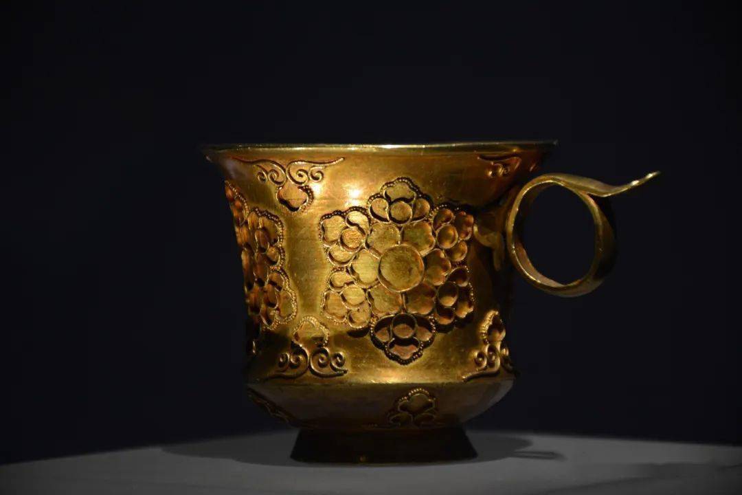 【陕博微光】花舞大唐——金银璀璨|金筐宝钿团花纹金杯_焊接_长安
