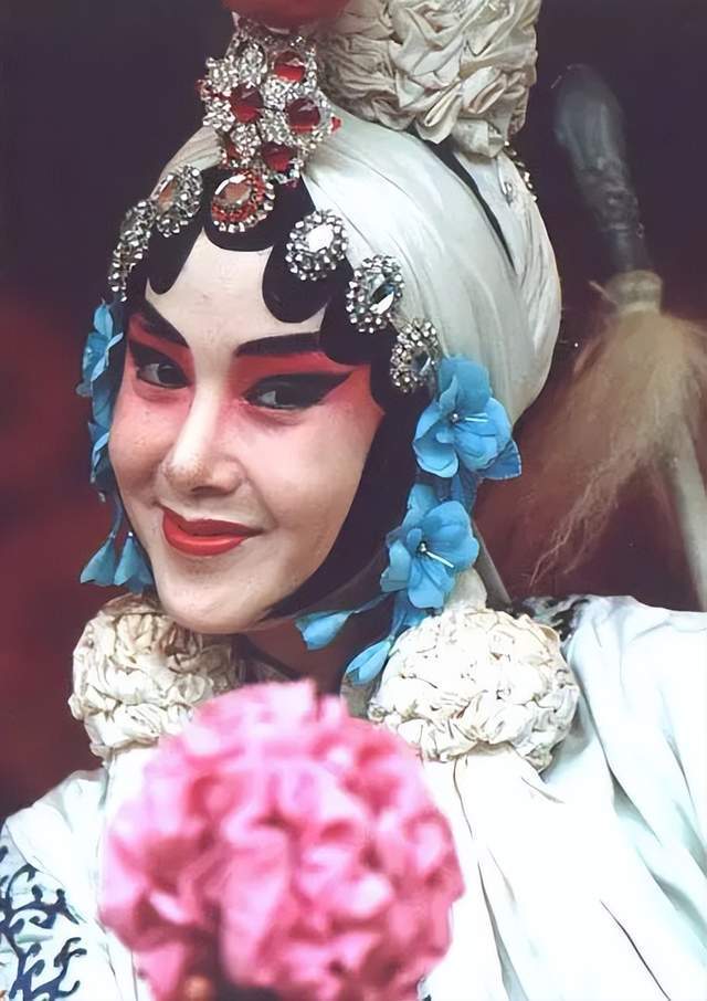 把目光从白景琦身上收一收,《大宅门》最惊艳的人,是这4个配角_杨九红