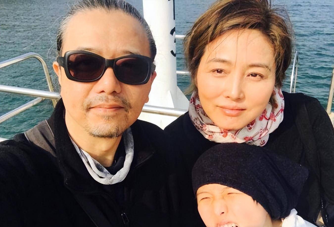 "男人婆"张延:嫁香港演员丈夫,婚后生一女,恩爱18年零绯闻_张锦_发展