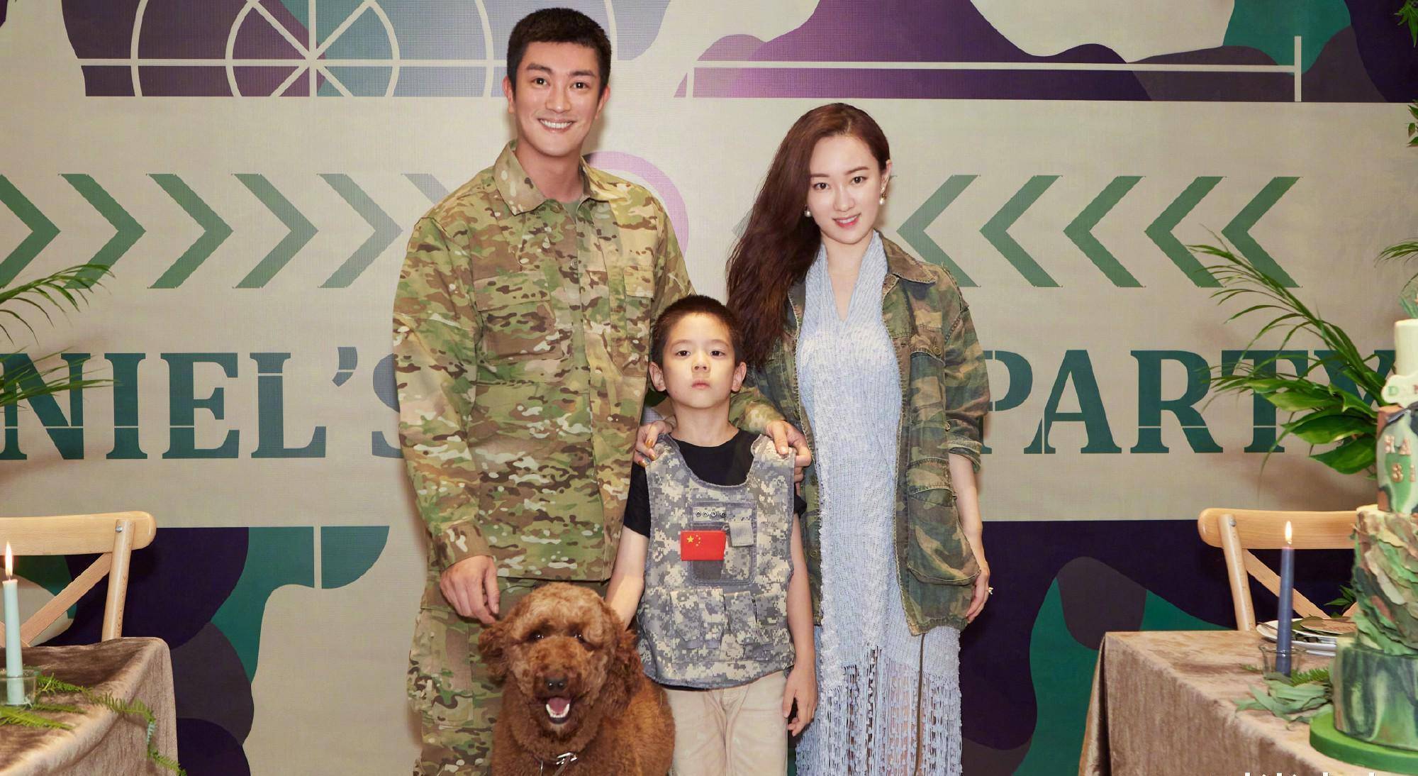 霍思燕一家三口合体为儿子庆生,身穿淡蓝色挂脖裙,时尚雅致_杜江_身材