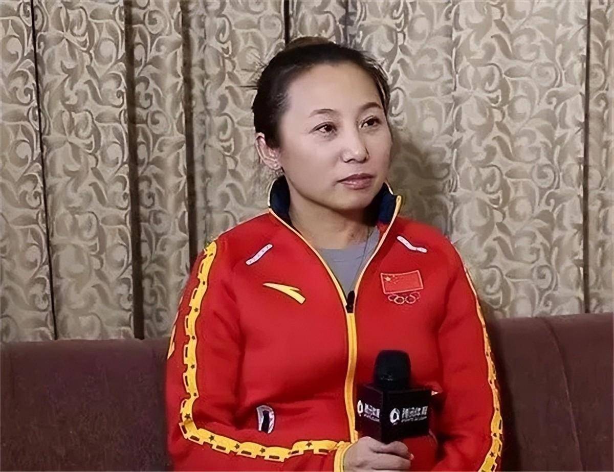 她拒绝美国队高薪挽留,回国执教,与郎平是好闺蜜,如