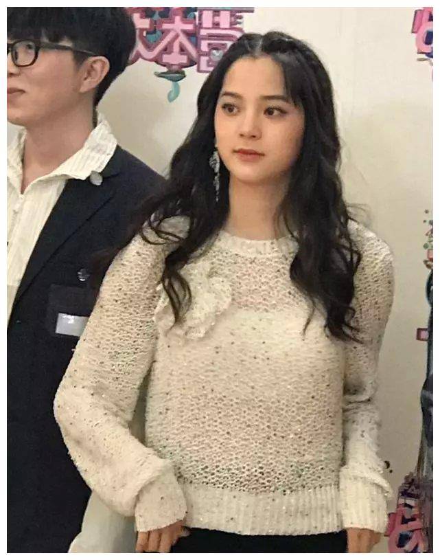 欧阳娜娜咋胖成这样?