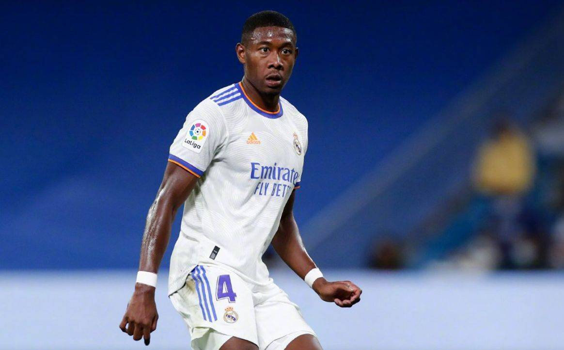 8000万挖拜仁,阿拉巴搭档升级,安切洛蒂笑了_巴萨1-3不敌皇马_戴维斯