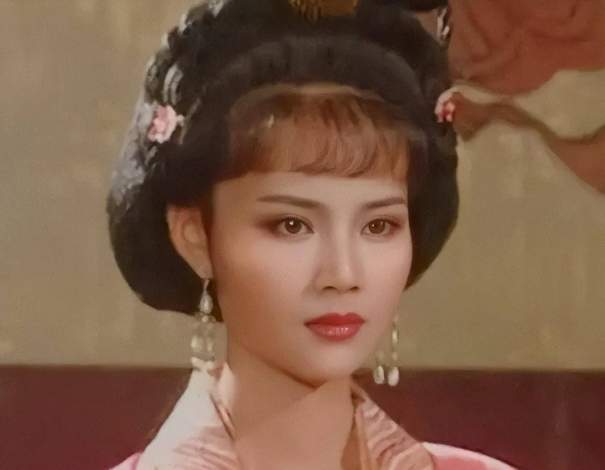 古城杭州，尽出美人！来自杭州的8位女星,个个千娇百媚,风情万种