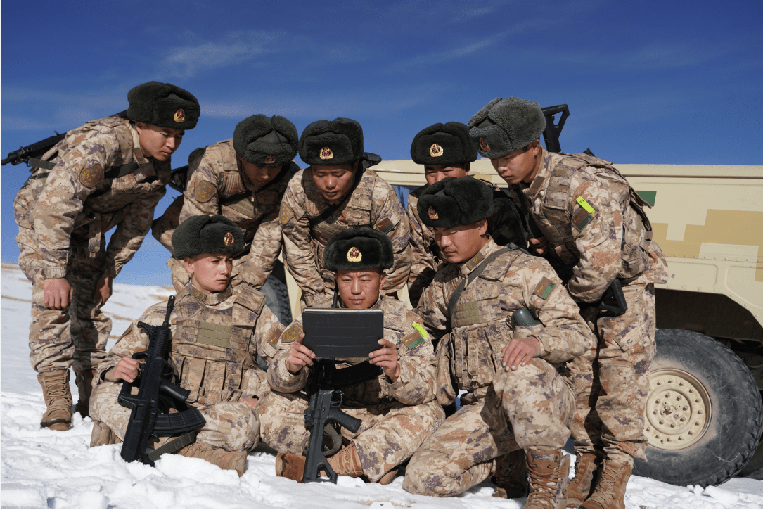 南疆军区部队采取多种方式收听收看二十大开幕会实况_边防连_高原