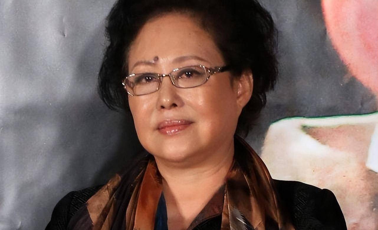 斯琴高娃:对3个丈夫有愧疚,72岁含泪追忆:最爱我的人去了天堂_生活