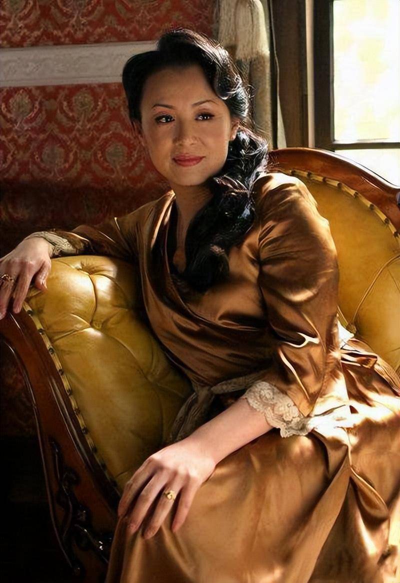 演员吴竞:上影厂大美女,与同事结婚,如今72岁依旧优雅美丽