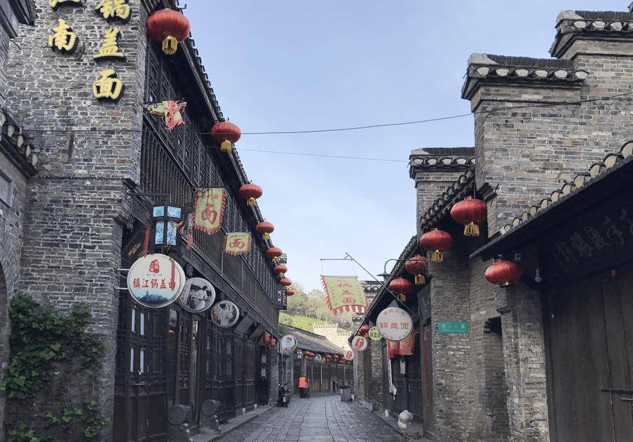 江苏的千年老街，历史悠久古迹众多，免费开放，游客络绎不绝