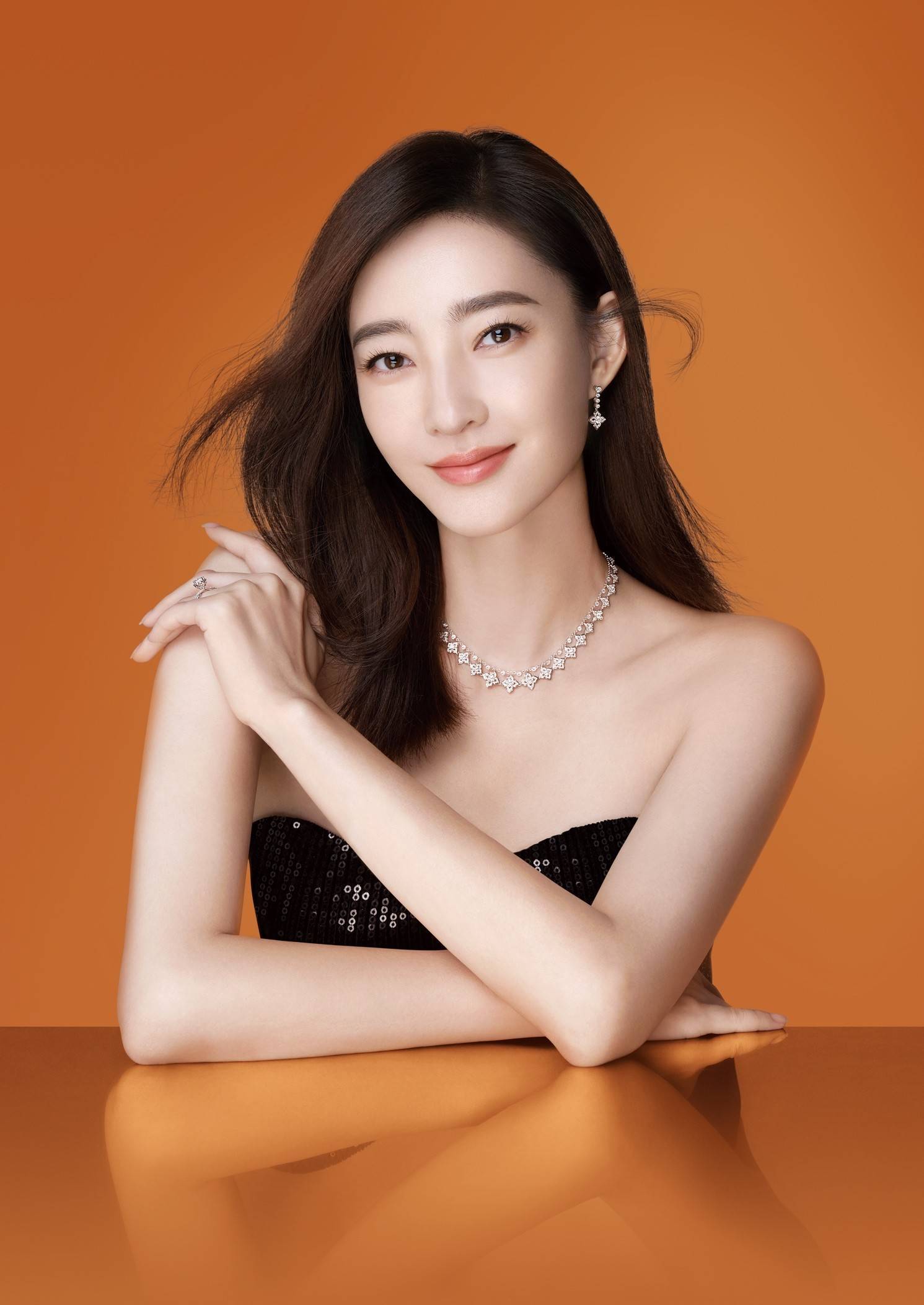 演员王丽坤携手六桂福品牌 以"六传之道"弘扬东方文化_珠宝_传承_消费