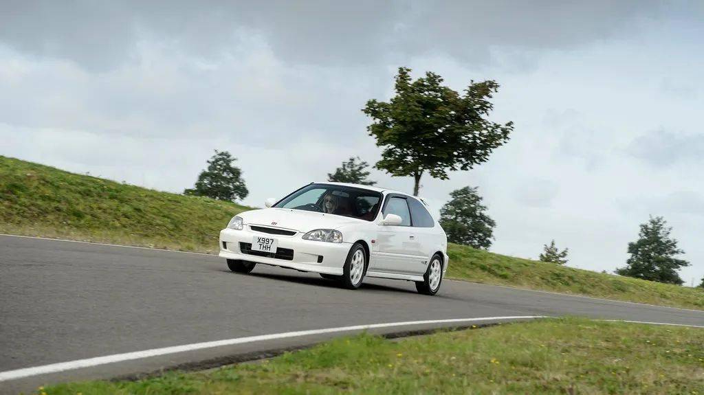 思域Type-R+红机头,就是从Ek一代开始的,INNO EK9模型试玩_搜狐汽车_搜狐网