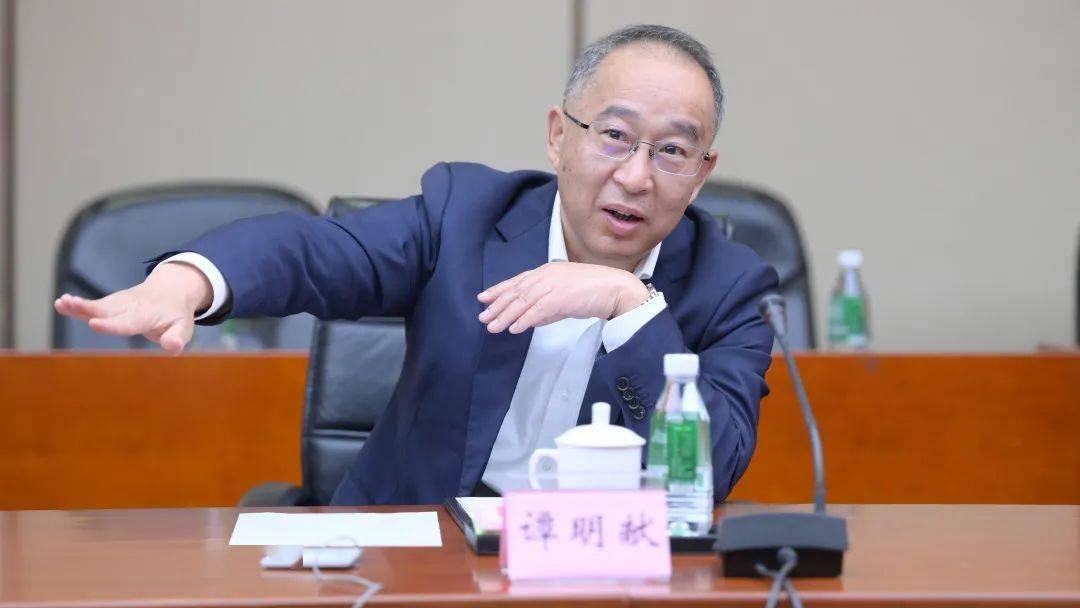 四川省企业联合会副会长兼秘书长梁勤一行到长虹控股集团调研_发展_经营_胡嘉