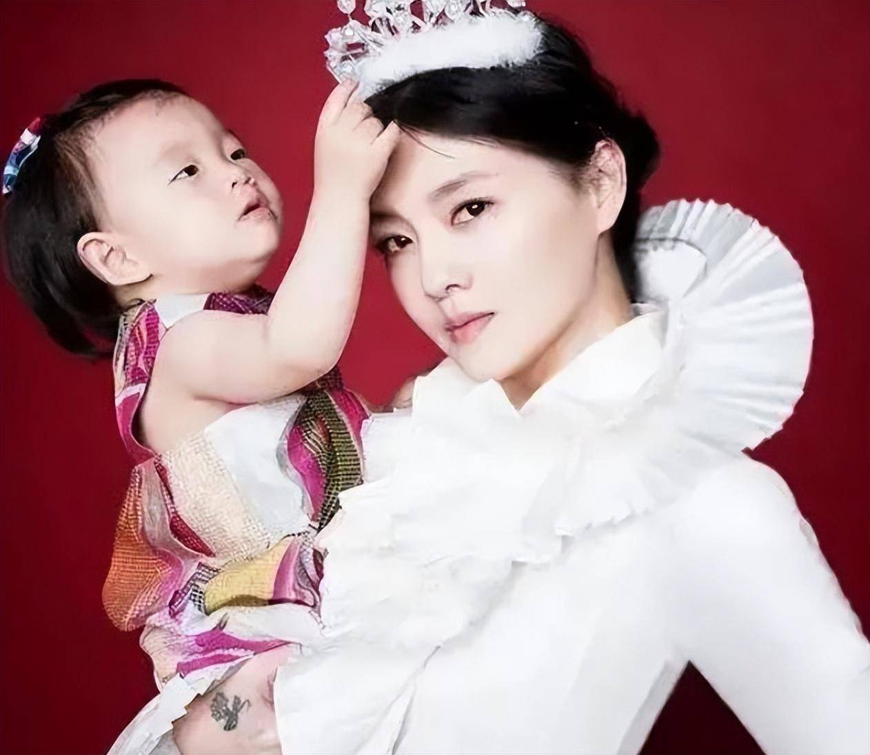 曝46岁大s拿命生三胎,被指讨好韩国婆婆太卑微,具俊晔或成赢家_孩子