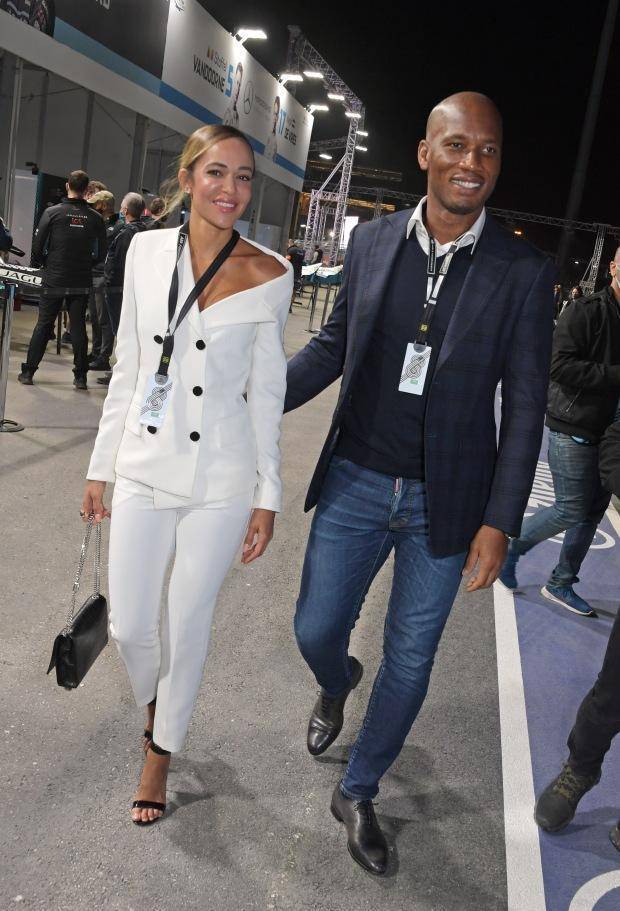 申花老将带新女友来金球奖!