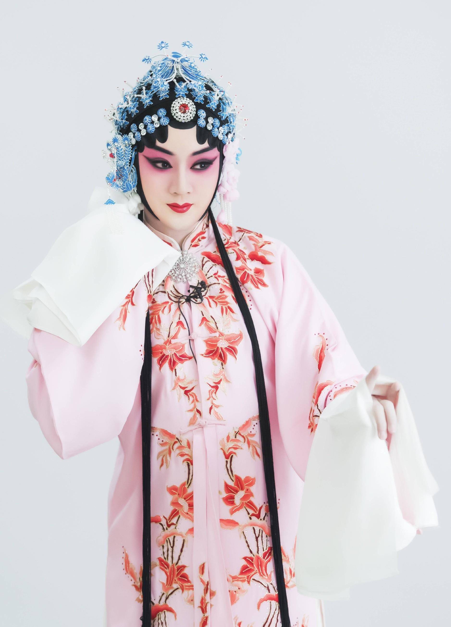 肥嘟嘟的贵妃,娇俏的大小姐,谁的反串最合你的意?