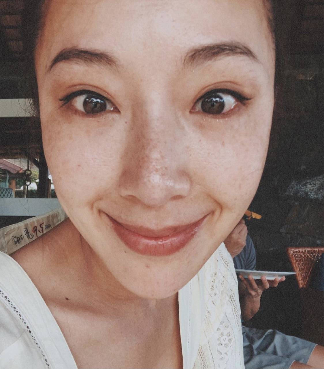 40岁隋棠晒素颜照露出小雀斑,嫁丈夫4年拼三胎_照片_tony_身材