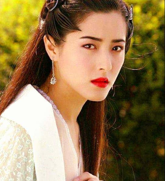 年轻时是"人间宠儿",倾国倾城貌美如花,今43岁后更妩媚动人_曾黎_气质
