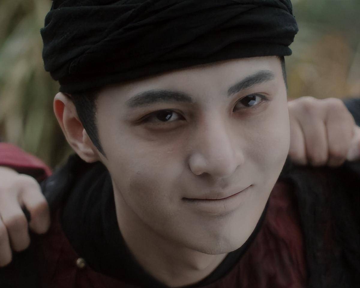 此外,在《参天楼》事件中,饰演刘氏兄弟的周骏超是一位很多人都不熟悉