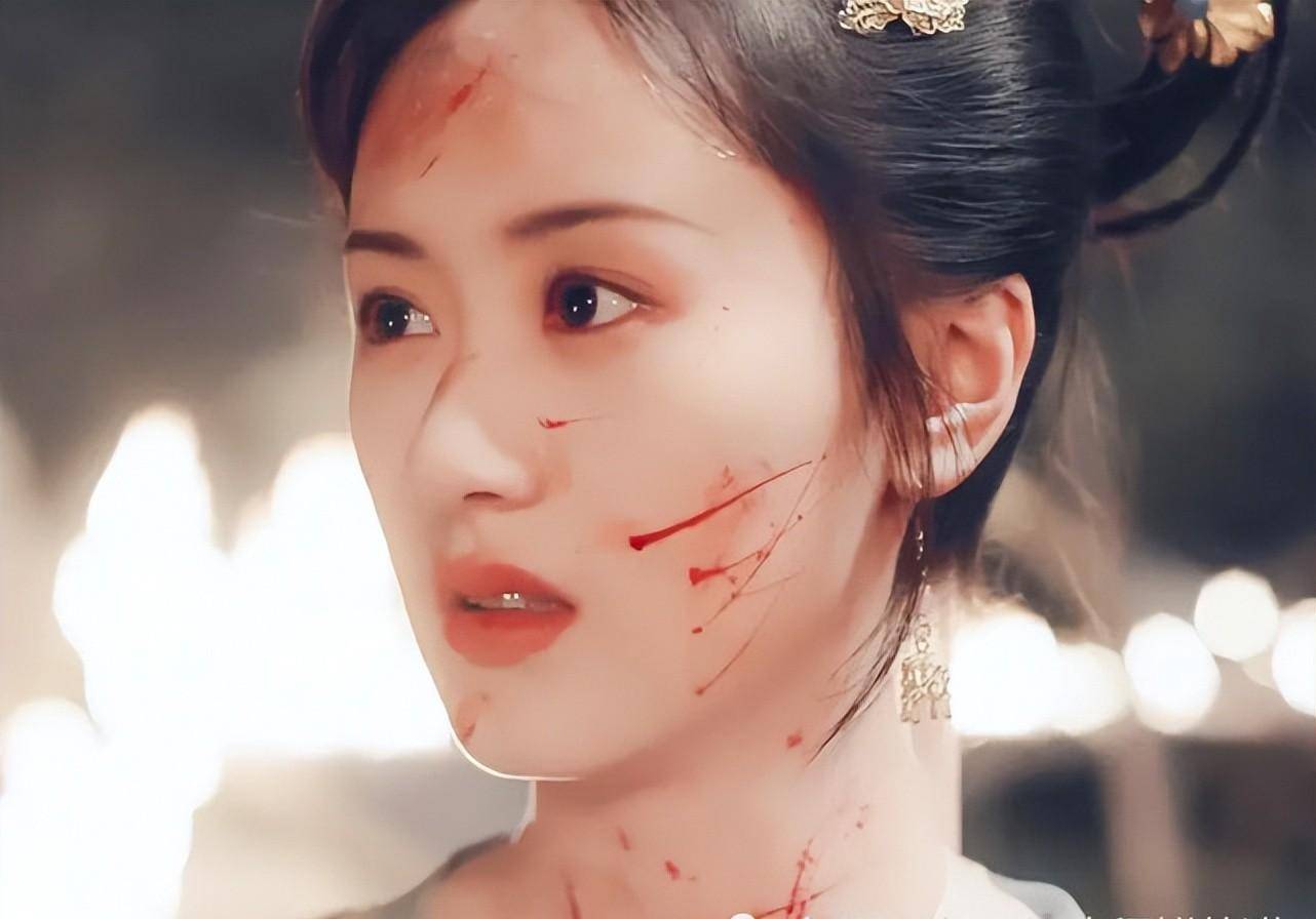 影视剧中的"战损美人",躲开杨幂,避开迪丽热巴,还是没逃过她_楚乔