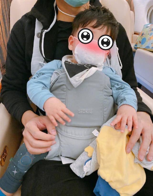 父子久别安以轩担忧儿子叫爸爸“叔叔”，晒一家三口合照幸福满满