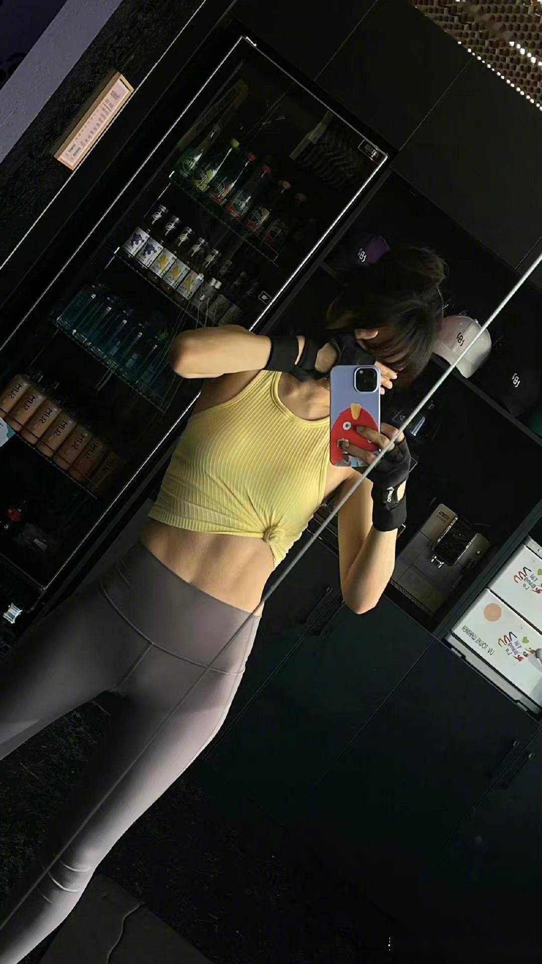 蔡文静晒健身照,姐姐腹部线条太棒了_健身_蔡文静_姐姐