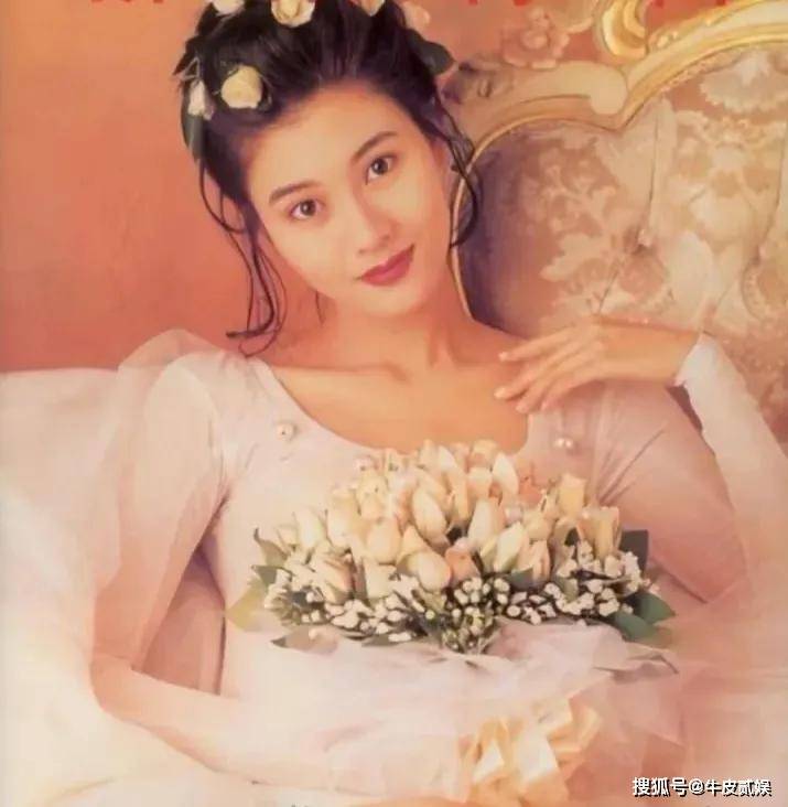 港风妆容穿搭风格_港风女神气质_那些年港片女神的风采