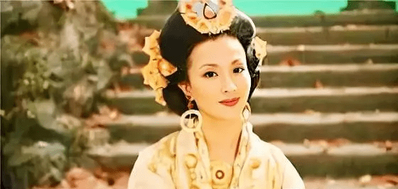 刘亦菲:表姐出水芙蓉,妈妈和小姨风华绝代,我的美不值一提很丑_刘晓莉