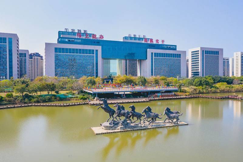 坐邻东部行政办公区,江南cbd商务区,与福州高干菁英为邻.