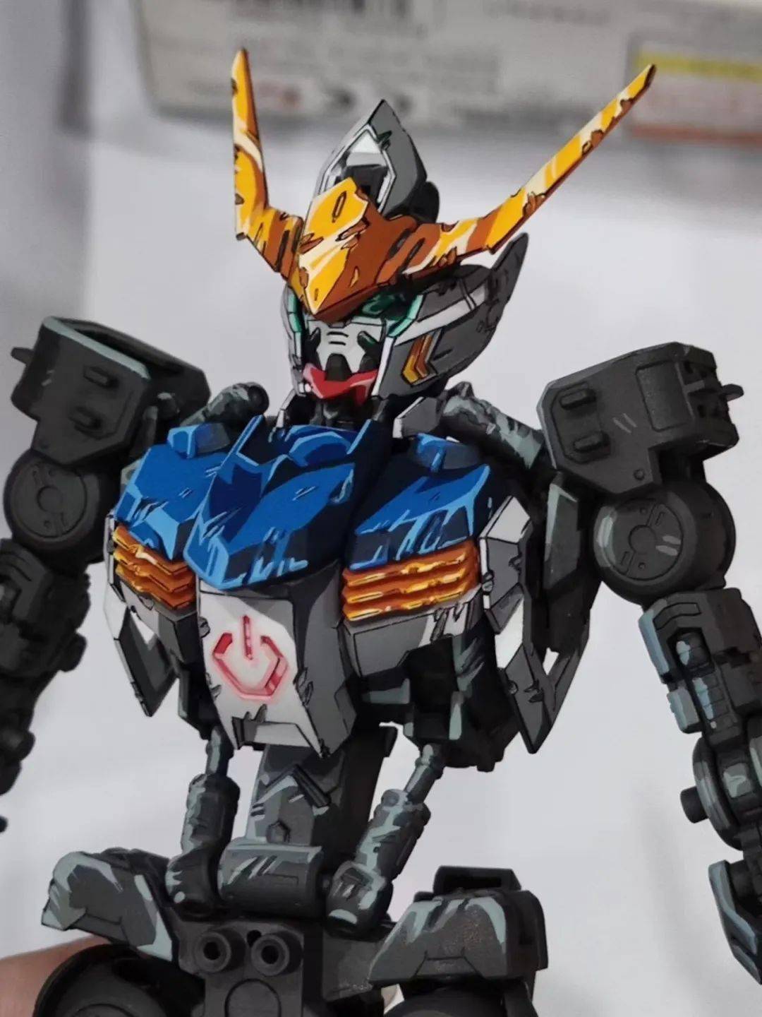 动画中的战斗效果get,mg巴巴托斯二次元战损涂装!_进行_公众_模型