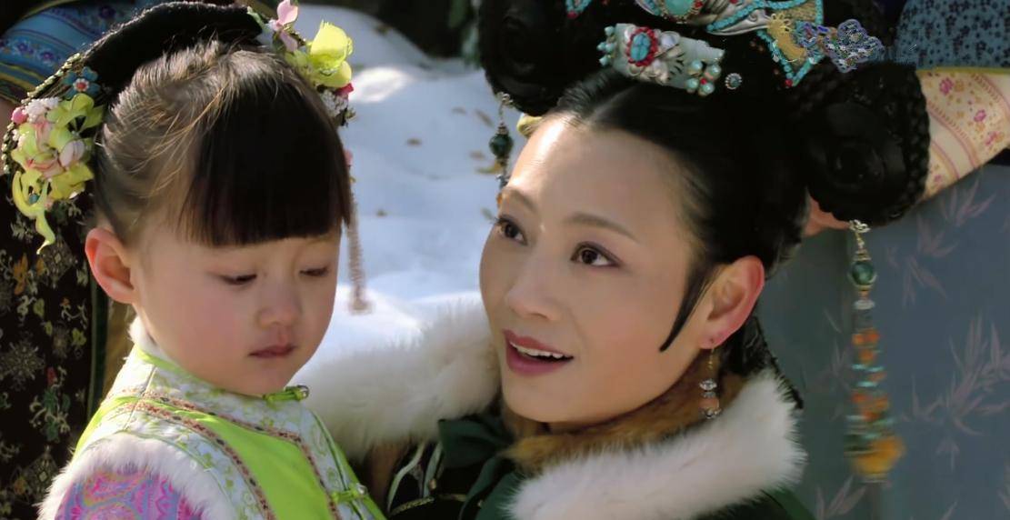 甄嬛传:曹贵人跟随华妃害人不少,为什么端妃救她的孩子并抚养?