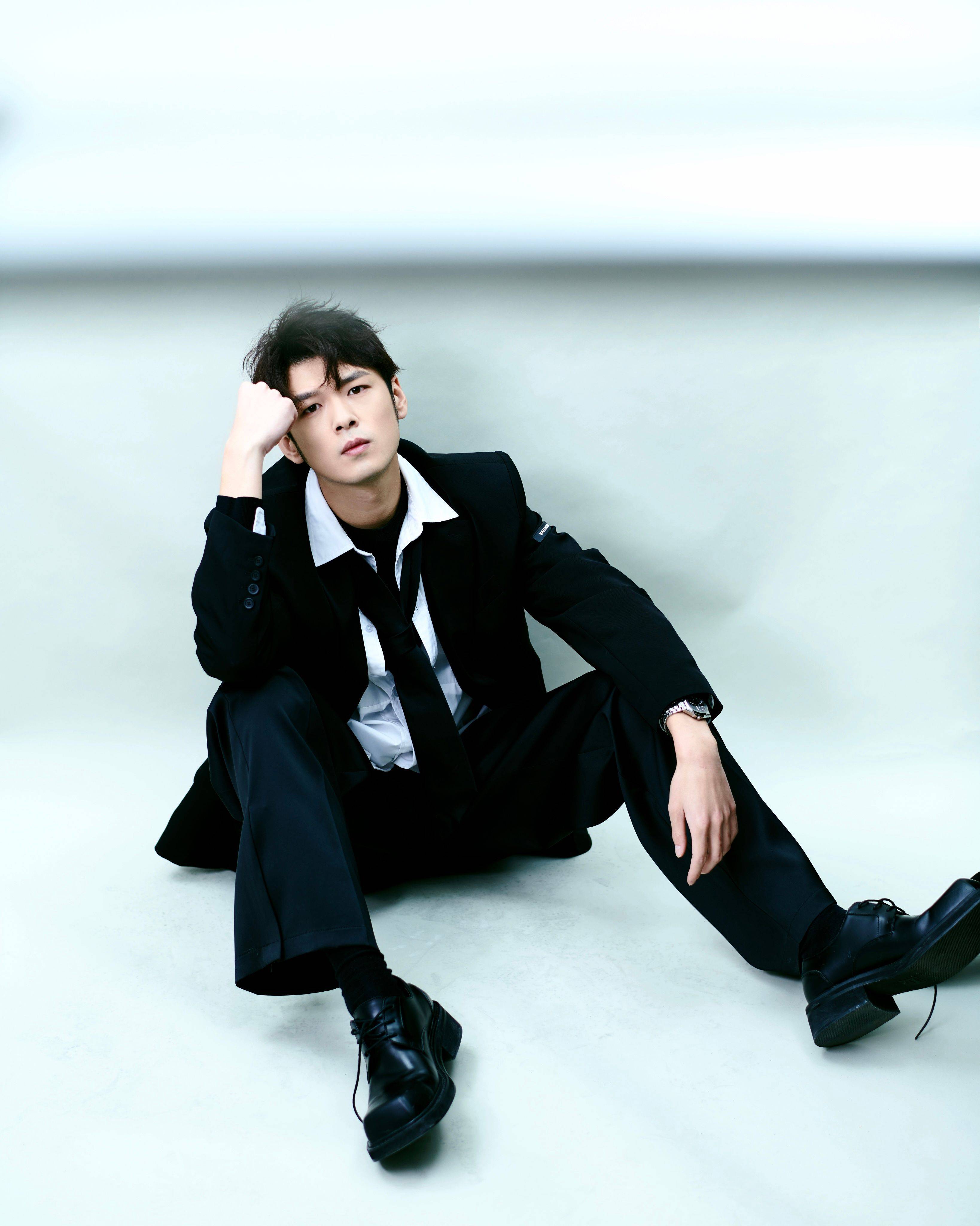 盛英豪1021生日快乐!率性无畏,开启新篇章_搭档_剧中_大片