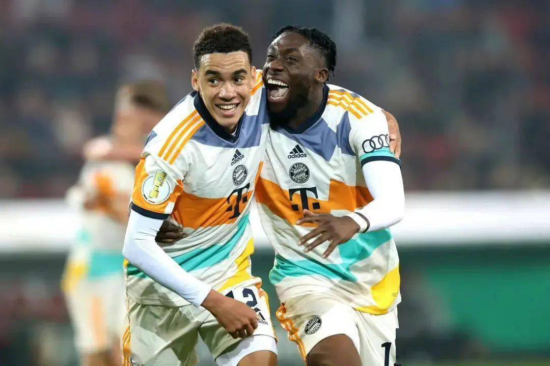 一座城市两种记忆 慕尼黑的百年德比历程_拜仁_球场_体育场