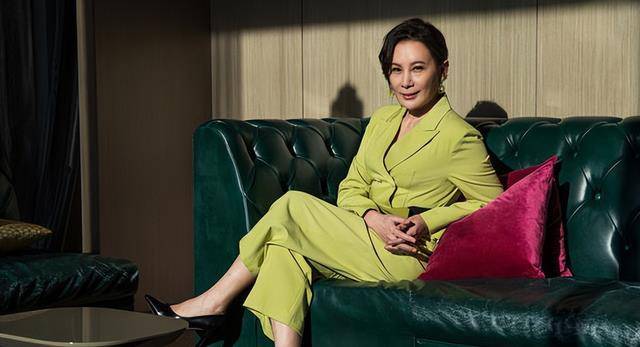 陈雅兰以皇帝身份获得金钟奖,成为第一位女皇帝!