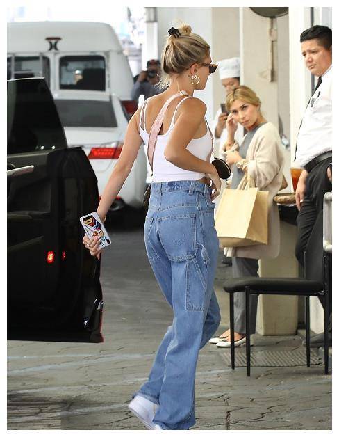 别懊恼秋裤怎么穿了，有那4条牛仔裤就够了，能够穿到冬天