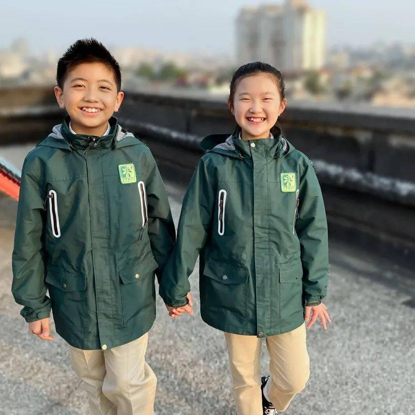 第二波西安中小学校服大秀来了,"蓝天白云""青蓝""绿"……哪款最惊艳?