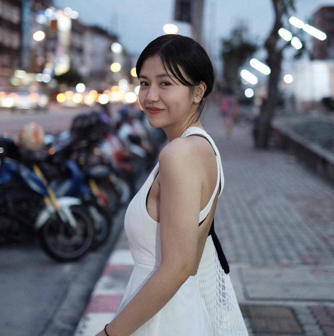 tvb小生张振朗带女友参加家庭聚会,网友:快结婚吧_杨偲泳_内地_朱敏瀚