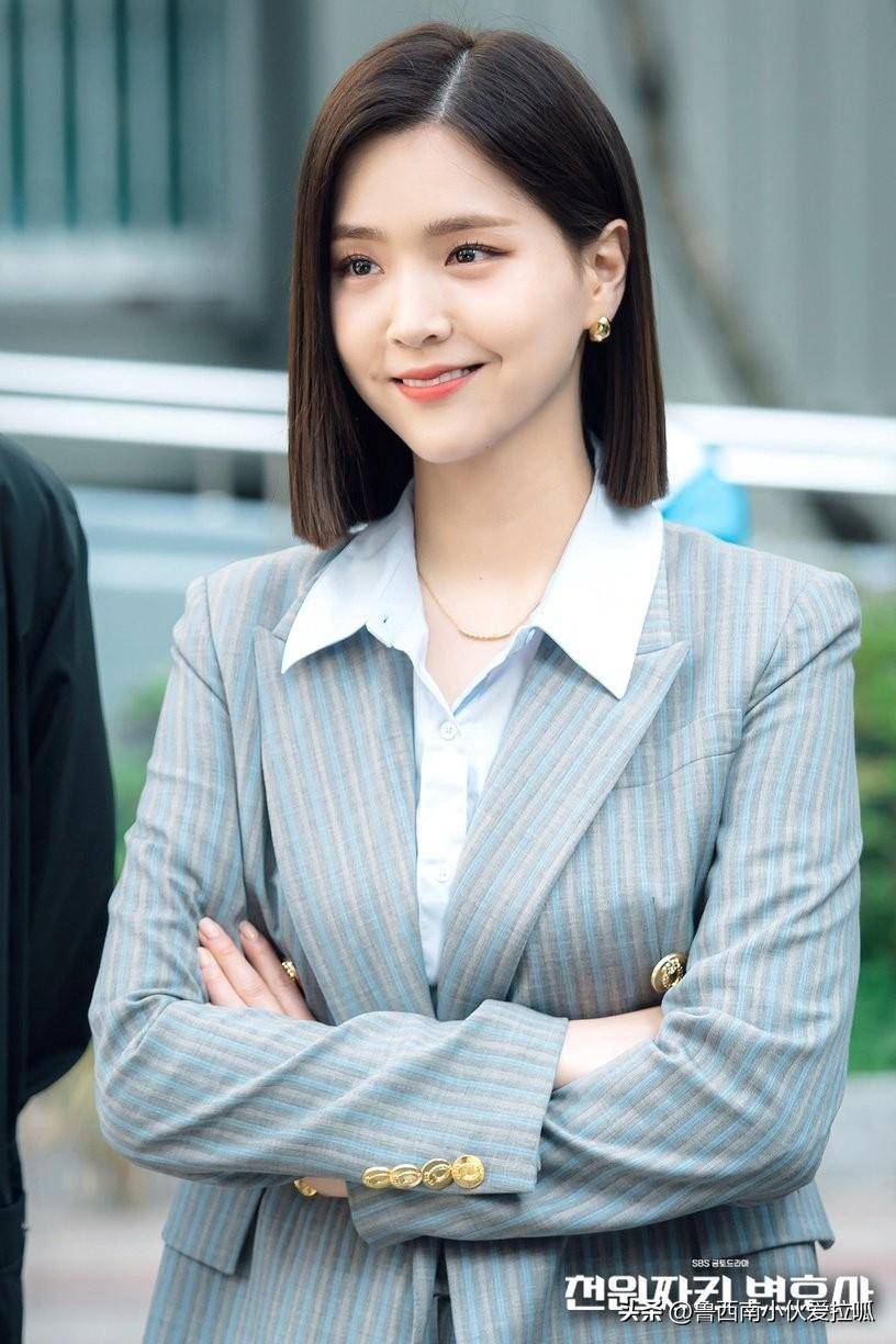 金智恩上半年不仅有合作李准基的《again my life》,下半年也三搭南宫