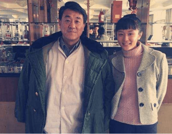 何冰算是于海洋在国内最好的朋友,只是这么多年各自