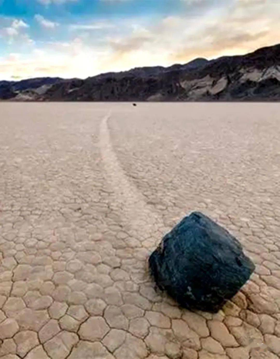 无论是构成崇山峻岭的巨岩还是峡谷深壑中的冰川石,无论是价值连城的