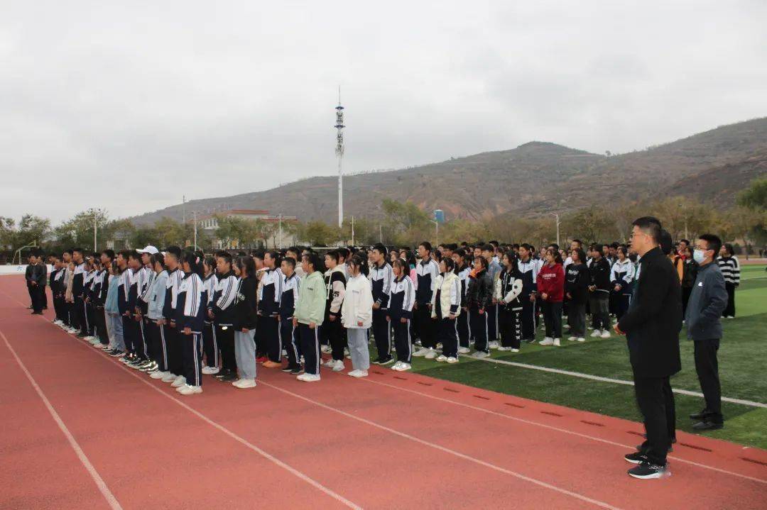 庄浪二中捐赠乒乓球台揭牌仪式_先生_李国刚_新疆