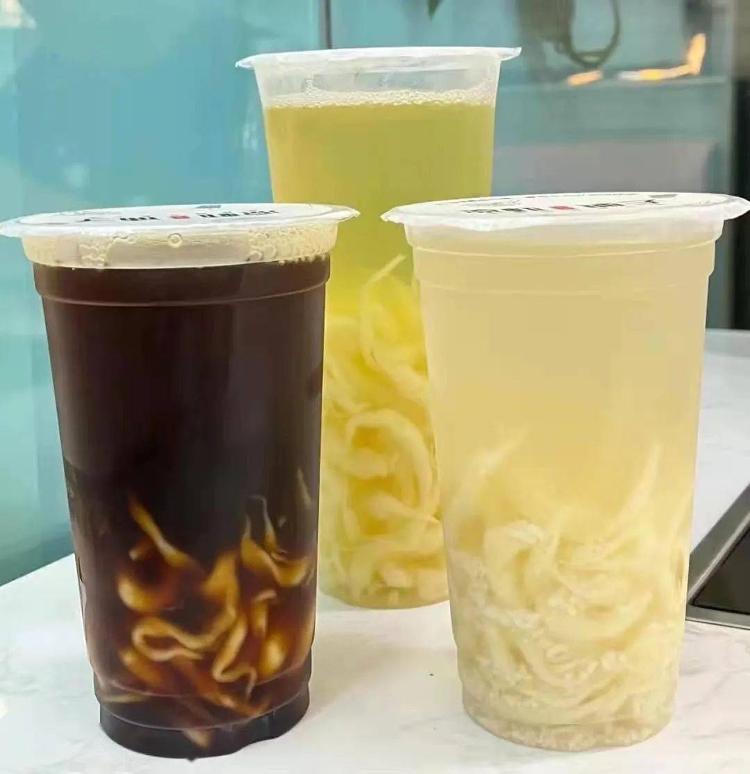 宜昌凉虾的冰润爽滑,萝卜饺子的焦香酥脆,顶顶糕的沙糯香甜,炕土豆的