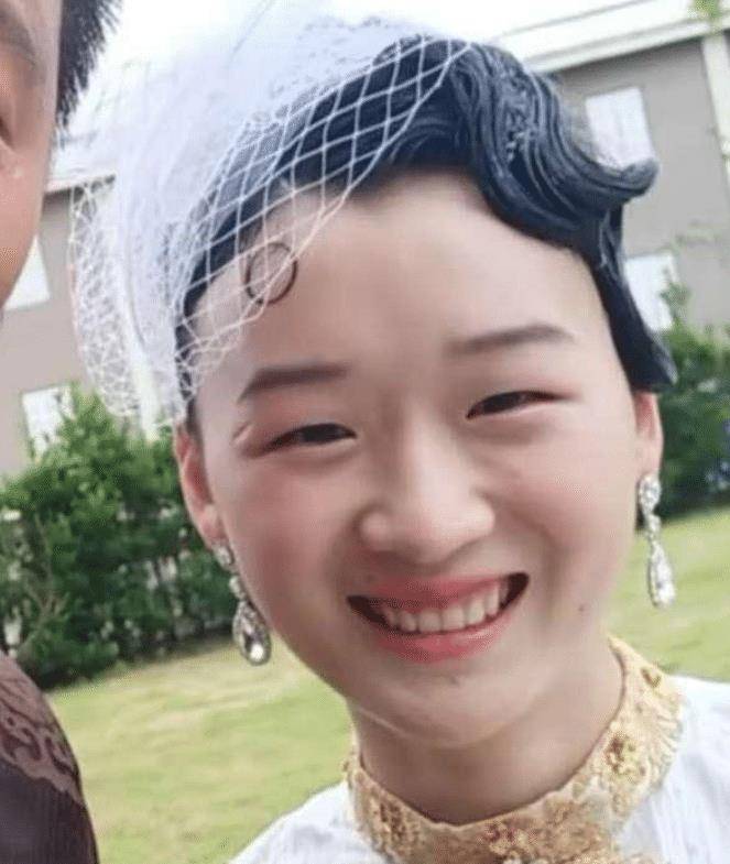 周冬雨剧组替身曝光!长得一模一样!网友惊呼根本分不出来!