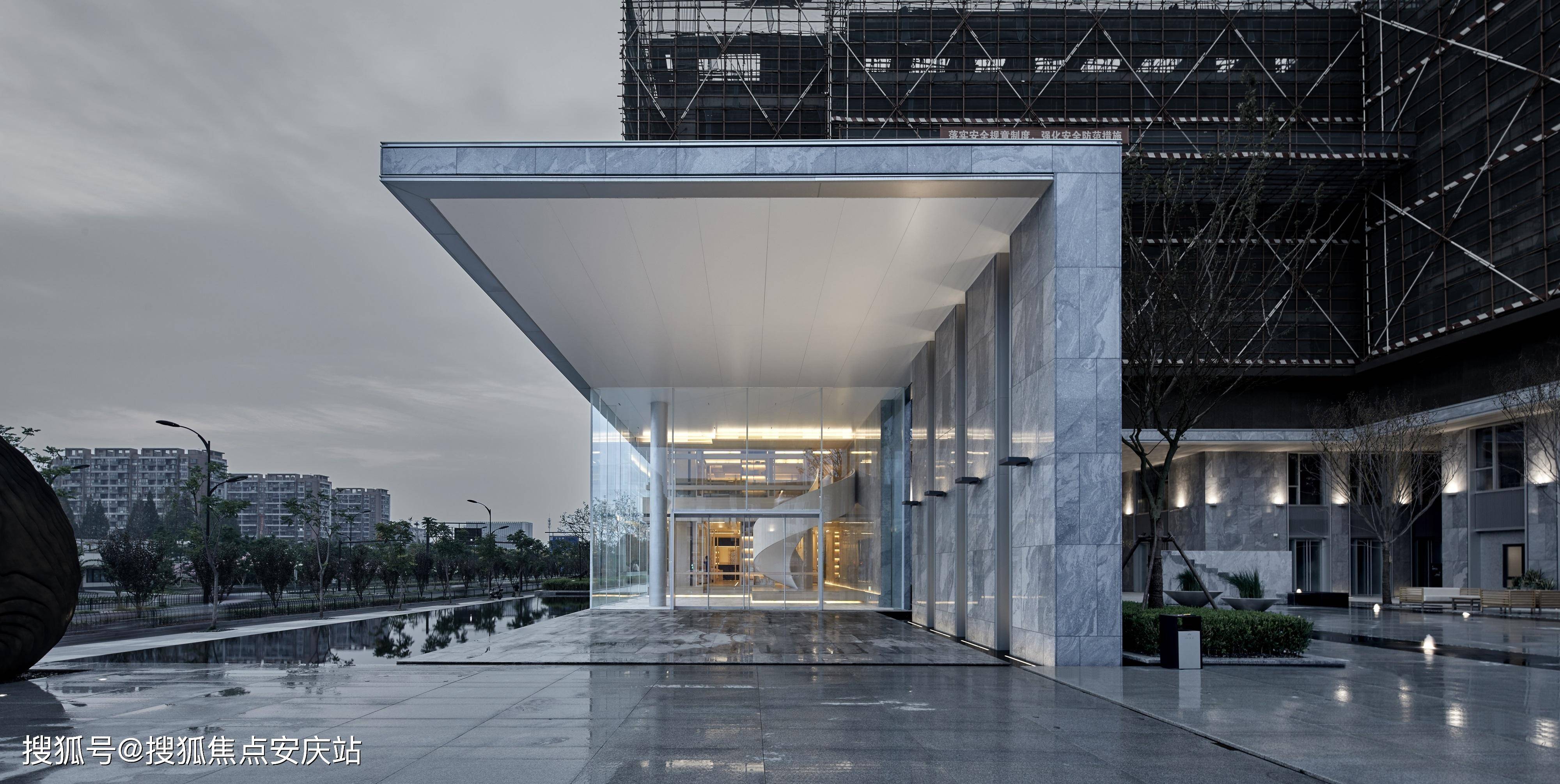 首页:武汉金地汉口峯汇售楼处电话:400-186-1314 转接7777【售楼中心